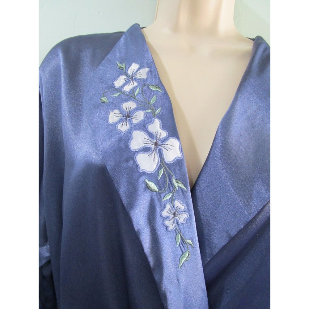 Halston Slate Blue Embroidered Applique Floral Satin Robe Ladies PL EUC - Picture 4 of 16